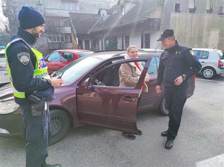 Slika /PU_KA/PU_info/2022/PPRP_blagdanska prventivna aktivnost_2212.2022/1.jpg